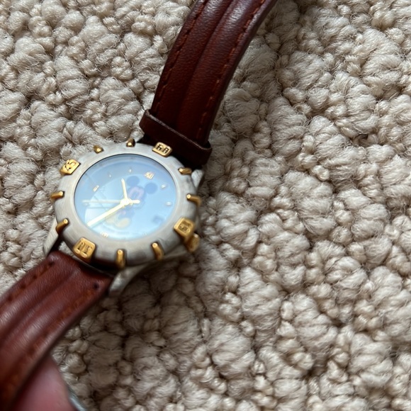 Mickey Mouse watch. - Picture 6 of 6